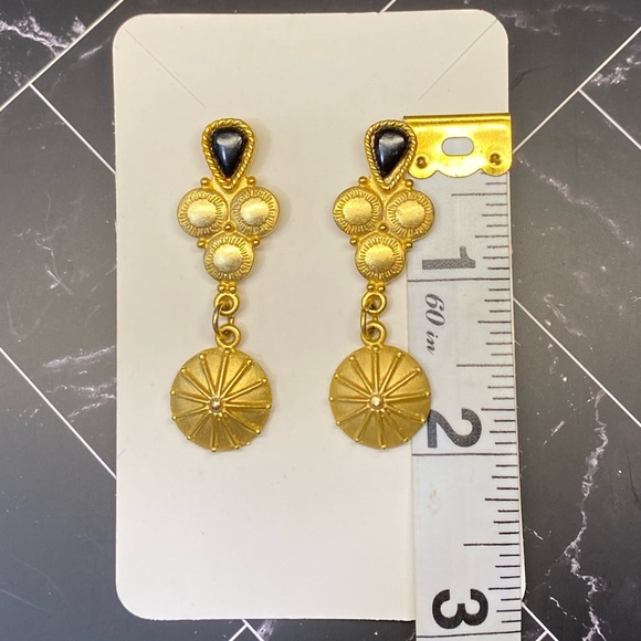 Vintage 80s Etruscan Revival Gold-tone Earrings by Jonette Jewelry - Picture 5 of 6